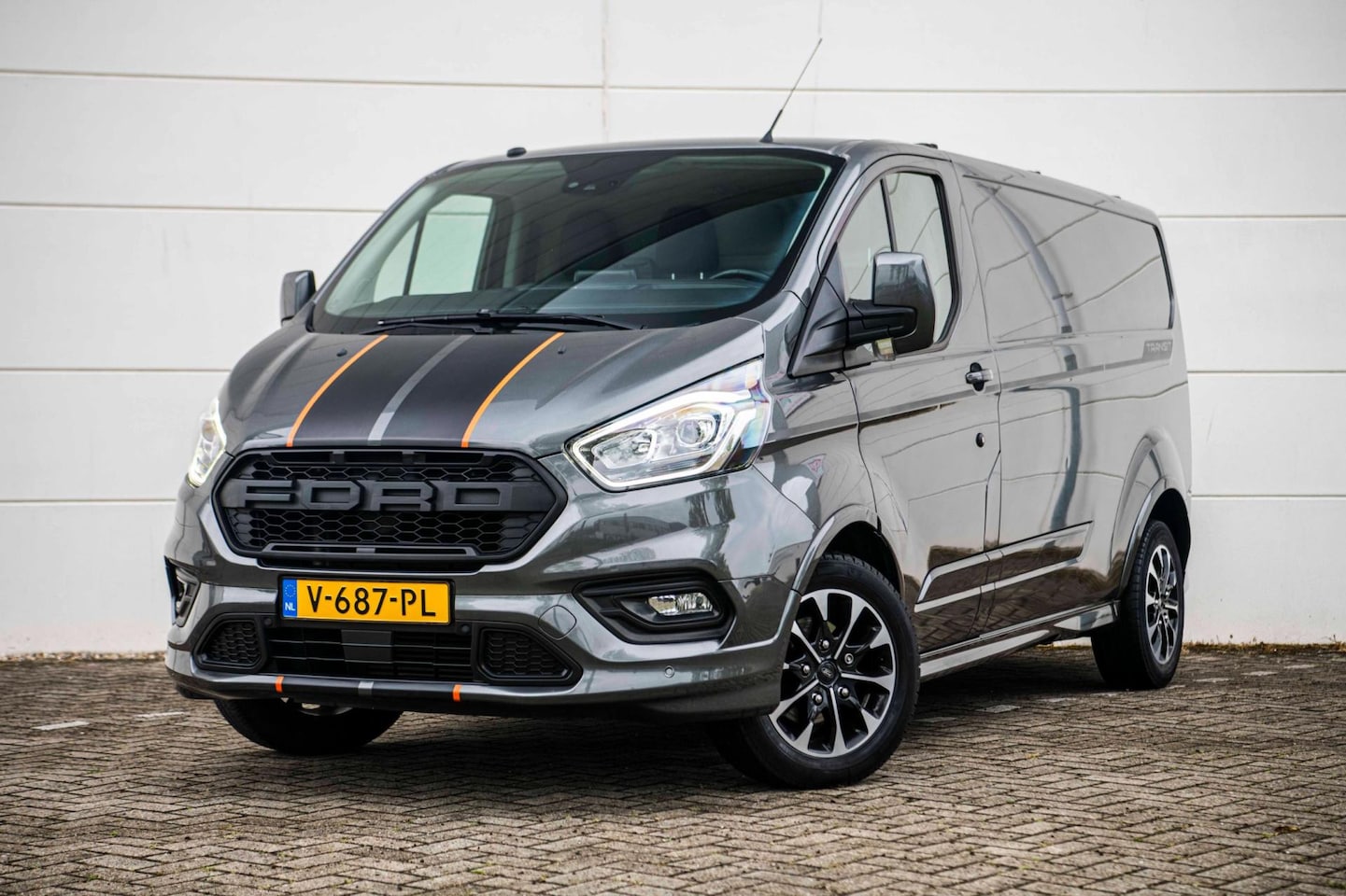Ford Transit Custom - 2.0 TDCI 170pk L2H1 Sport |Navi|Cruise|Camera|Trekhaak| - AutoWereld.nl