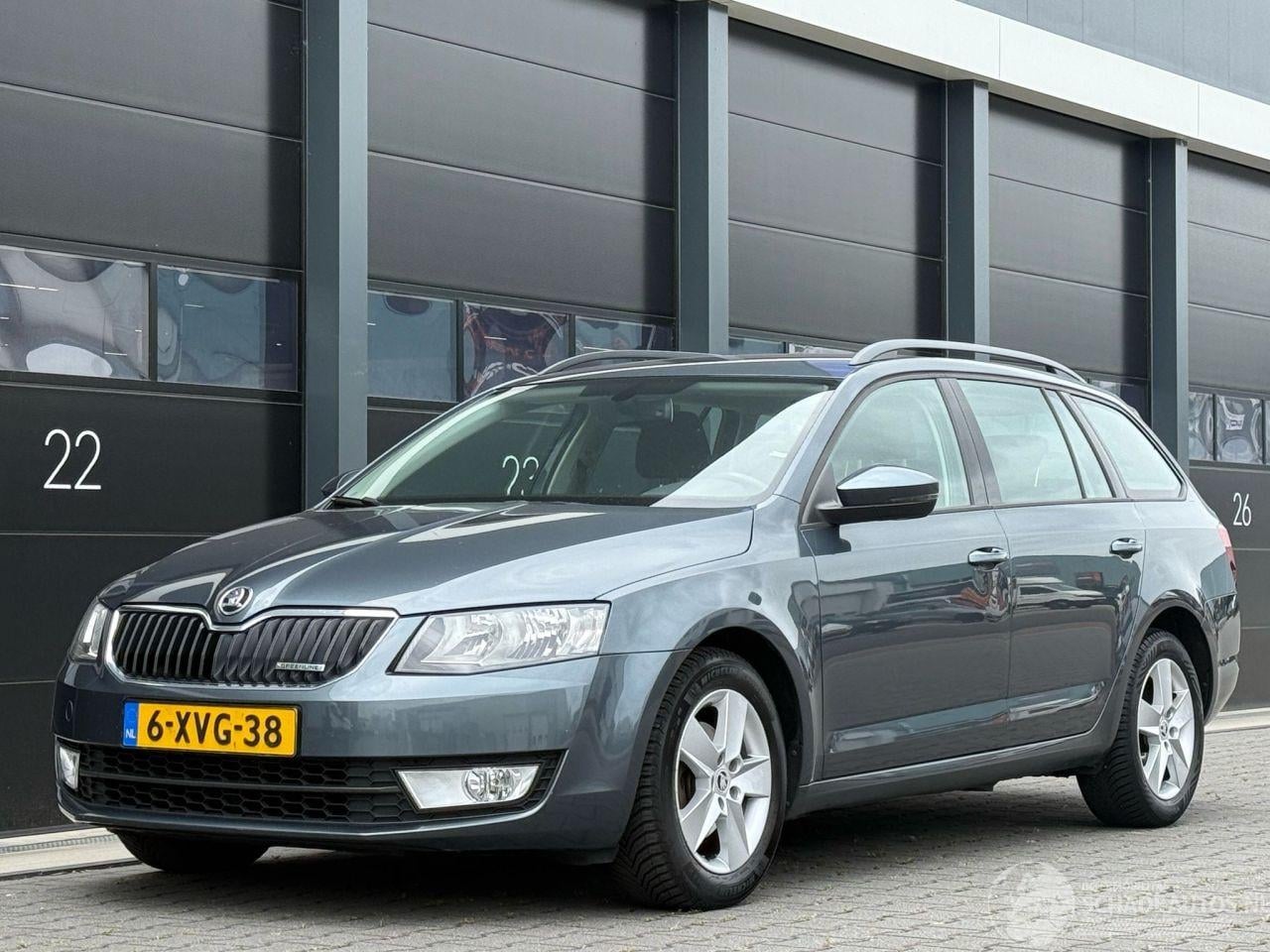 Skoda Octavia - 1.6 TDI Greenline Navi Clima PDC - AutoWereld.nl