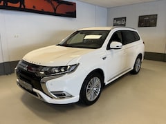 Mitsubishi Outlander - 2.4 PHEV Intense+ ( Adaptief. cruise controle / standkachel / la