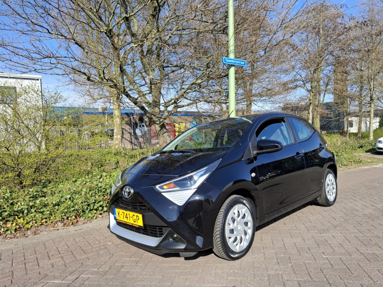 Toyota Aygo - 1.0 VVT-i x-play 1.0 VVT-i x-play - AutoWereld.nl