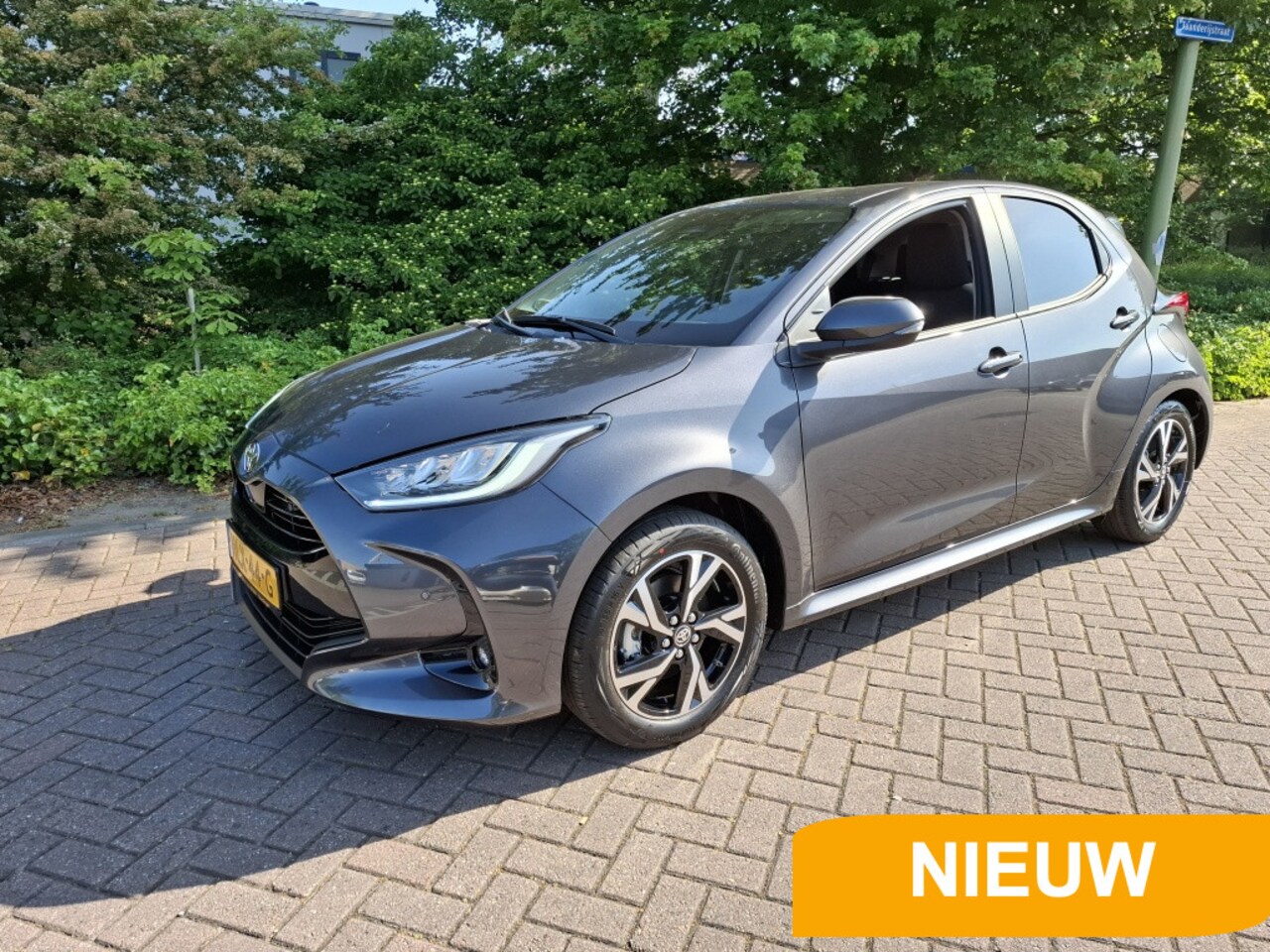 Toyota Yaris - 1.5 Hyb. 115 Dynamic + comfort pakket parkeersensoren - AutoWereld.nl