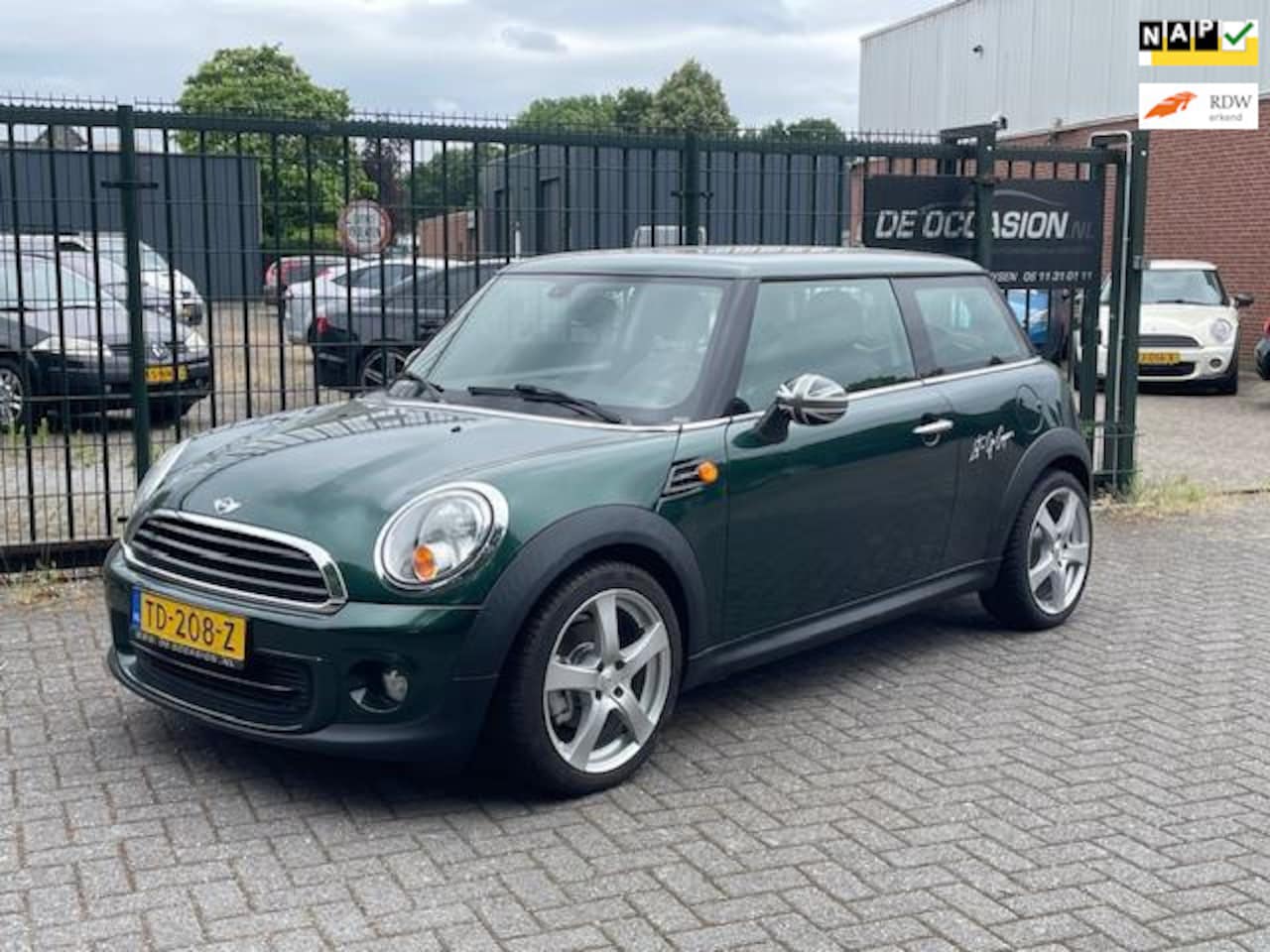 MINI One - Mini 1.6 Pepper Baker Street 90.000km!! - AutoWereld.nl