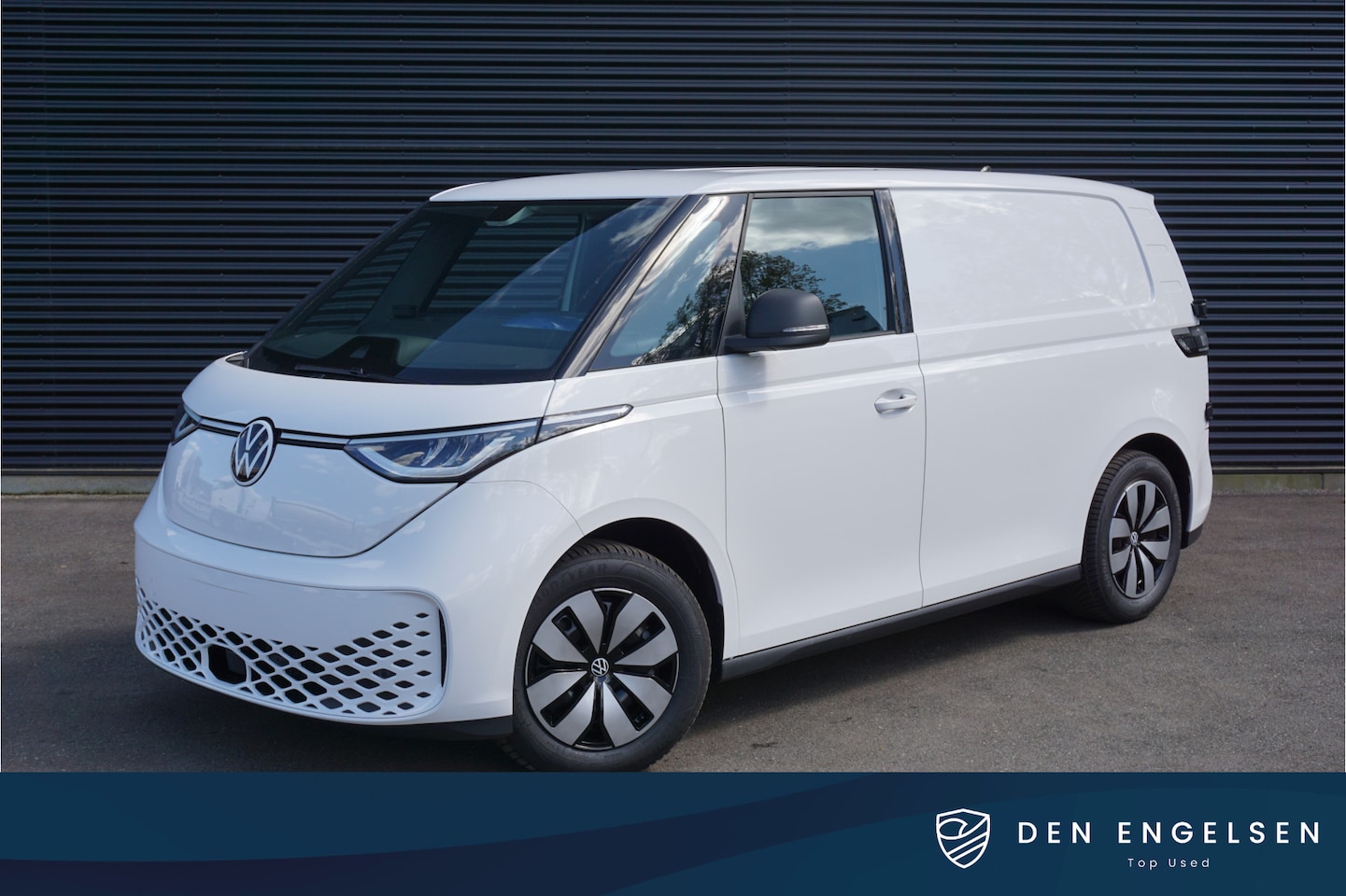 Volkswagen ID. Buzz Cargo - L1H1 | 82 kWh | 286pk | app-connect | Camera | Trekhaak | Cruise | Standkachel - AutoWereld.nl