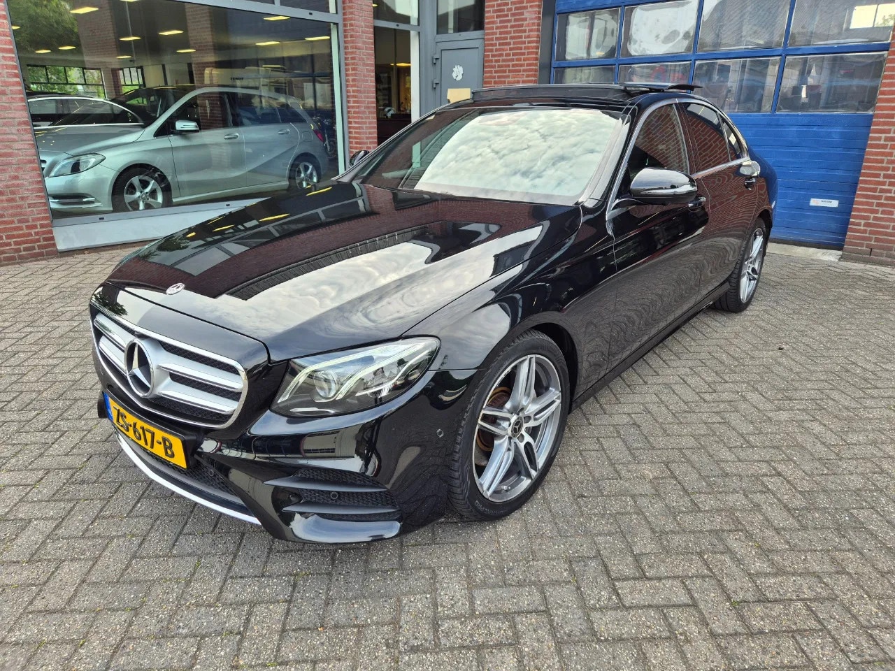 Mercedes-Benz E-klasse - 220 D automaat AMG Plus upgrade Edition - AutoWereld.nl