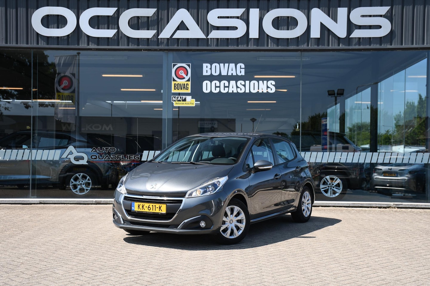 Peugeot 208 - 1.2 Blue Lion APPLE CARPLAY/ NAVIGATIE/ DAB - AutoWereld.nl