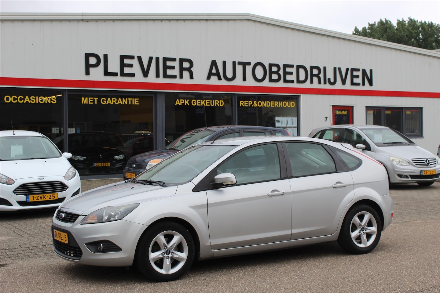 Ford Focus - 1.6 16V 100PK 5 DEURS TITANIUM - AutoWereld.nl