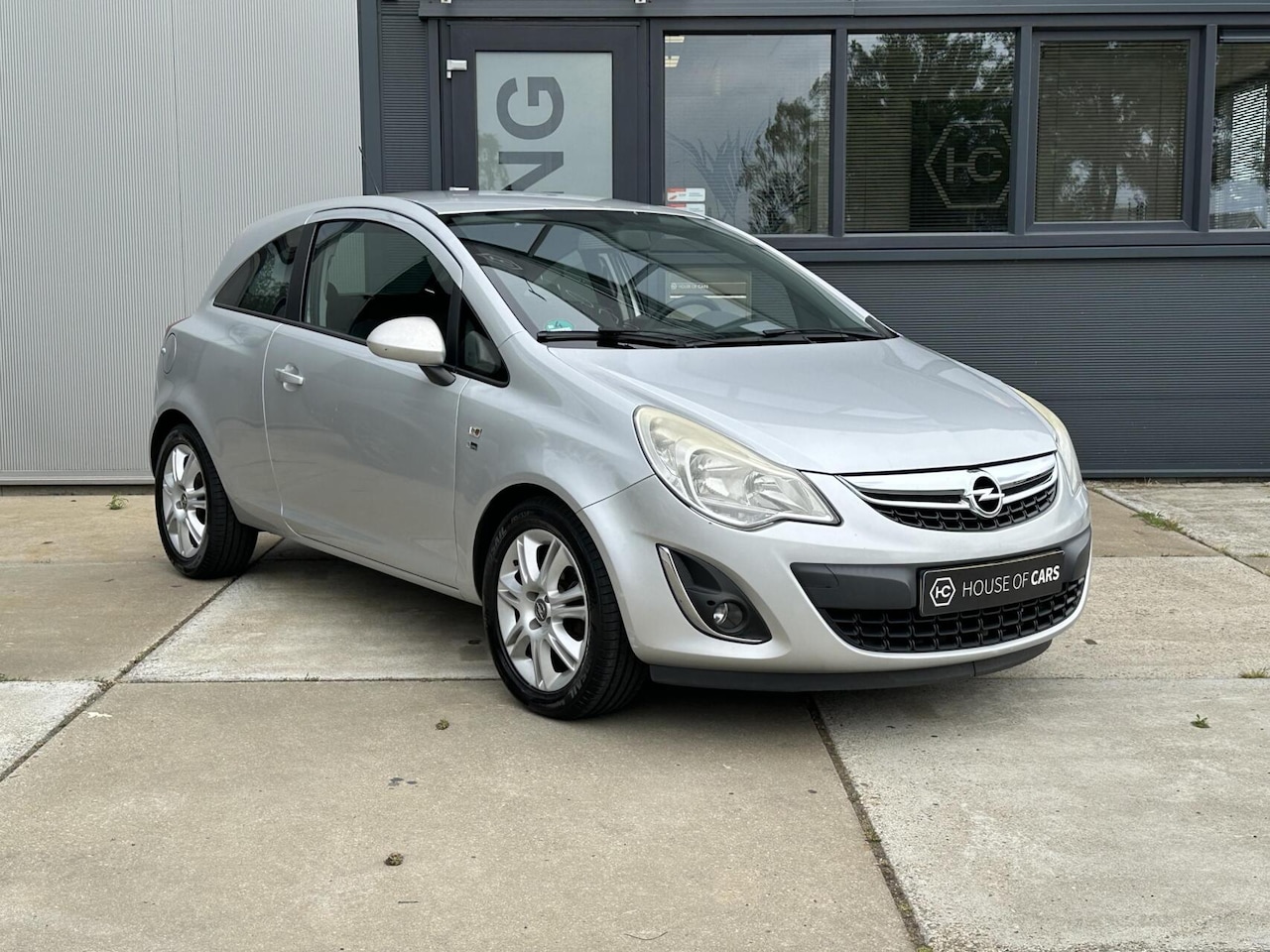 Opel Corsa - 1.2 Anniversay Edition Airco Cruise Lichtmetaal - AutoWereld.nl