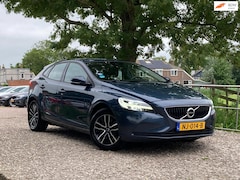 Volvo V40 - 2.0 T2 Nordic+ | Cruise + Clima + Navi Nu € 11.975,