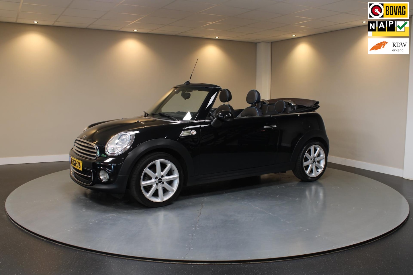 MINI Cabrio - 1.6 Cooper Highgate *1ste Eigenaar* Special Edition|Cruise|PDC|NAP - AutoWereld.nl