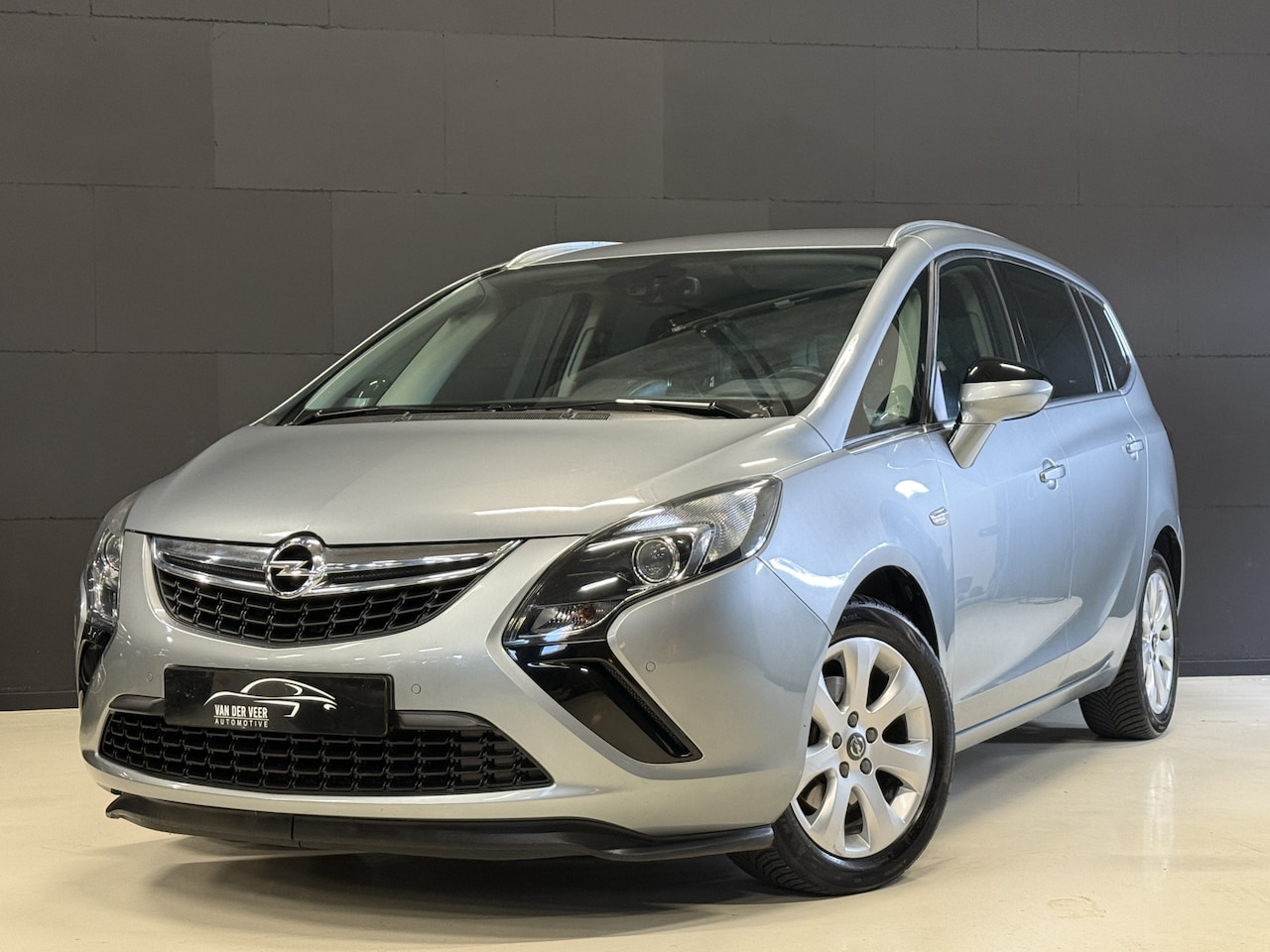 Opel Zafira Tourer - 1.4 Edition | Dealer onderhouden | PDC V+A | Bluetooth | Trekhaak - AutoWereld.nl