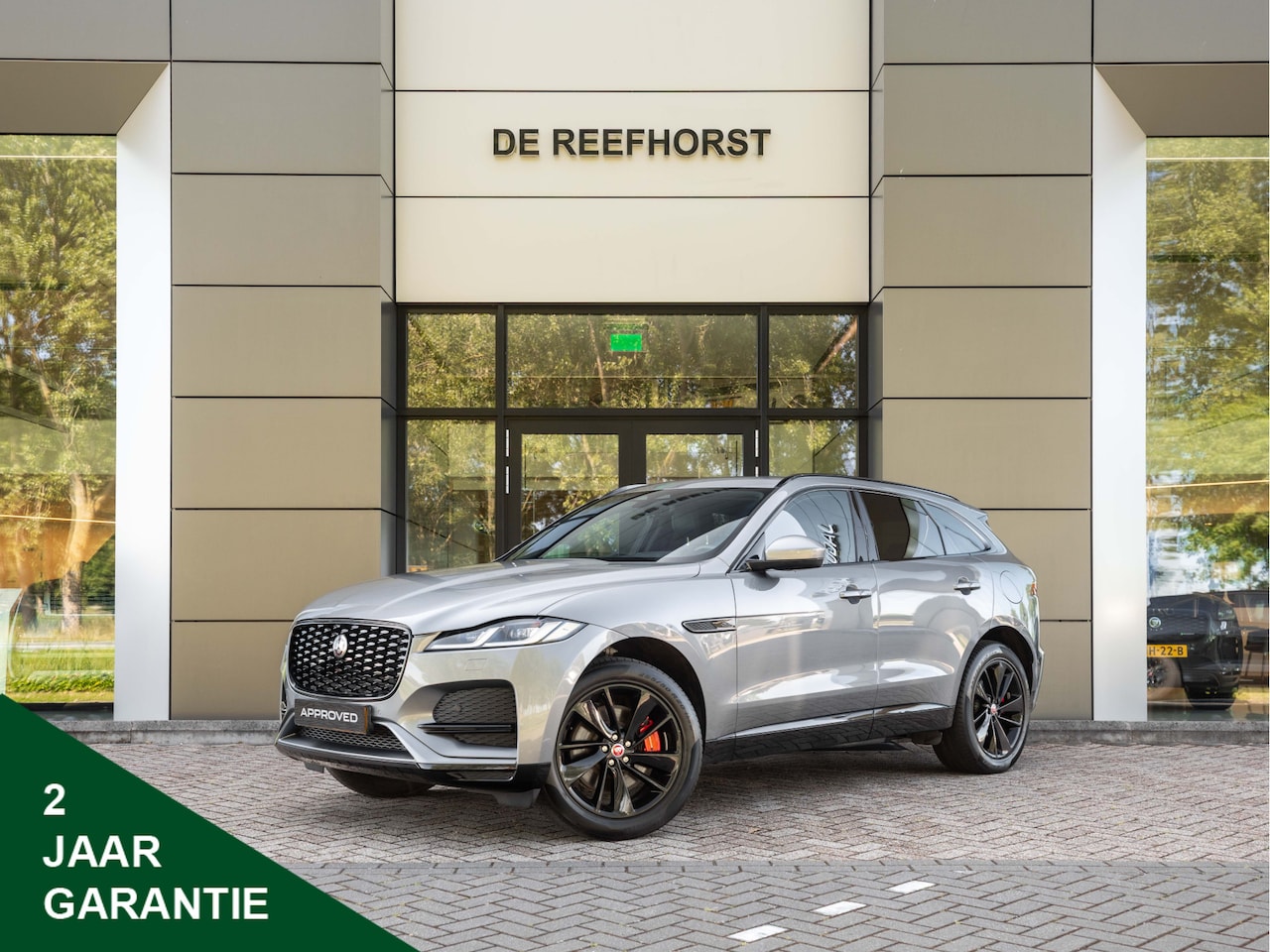 Jaguar F-Pace - 2.0 P400e PHEV S | Black Pack | Adaptive Cruise | Draadloze telefoonlader | 24 maanden gar - AutoWereld.nl