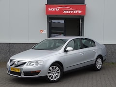 Volkswagen Passat - 1.6 FSI Trendline navi cruise LM