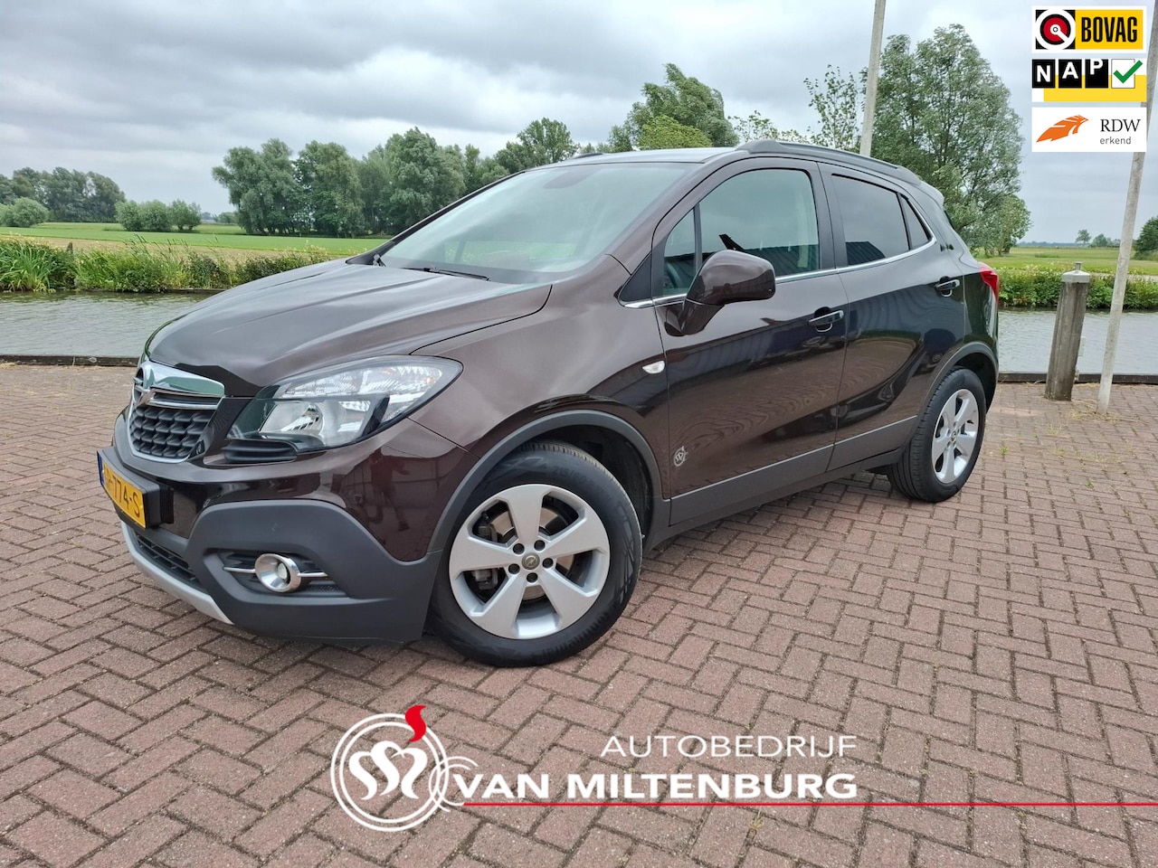 Opel Mokka - 1.4 T Cosmo Autom, Clima Navi Cruise Trekhaak PDC v+a Camera - AutoWereld.nl