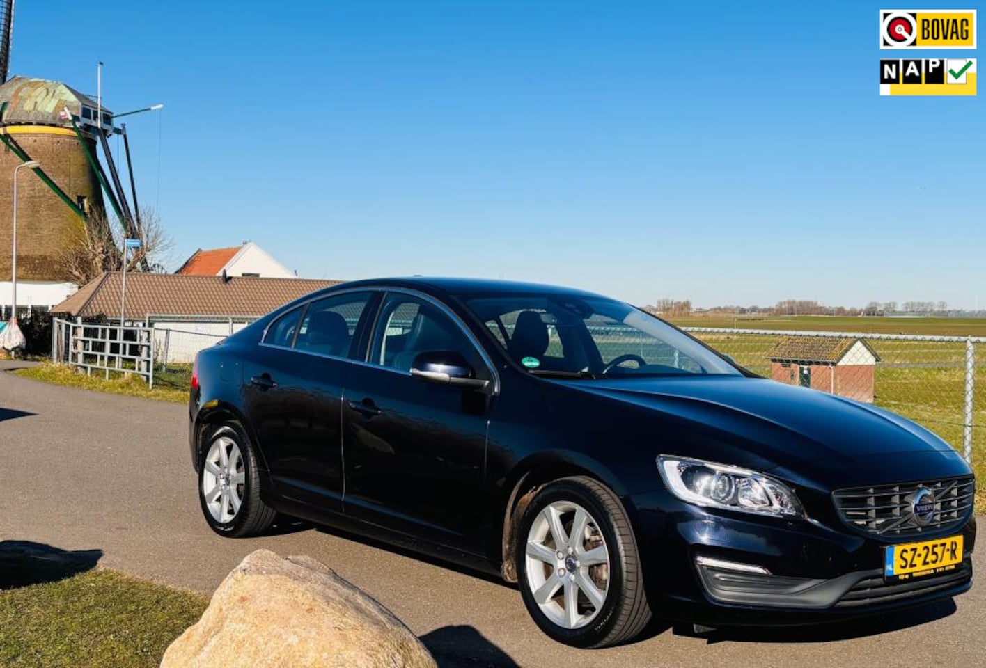 Volvo S60 - 1.5 T2 Polar+|Achteruitrijcamera|NAP|Dealer onderhouden|Stoelverwarming - AutoWereld.nl
