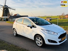 Ford Fiesta - 1.0 Style Ultimate|Nette auto|Parkeersensoren voor en achter