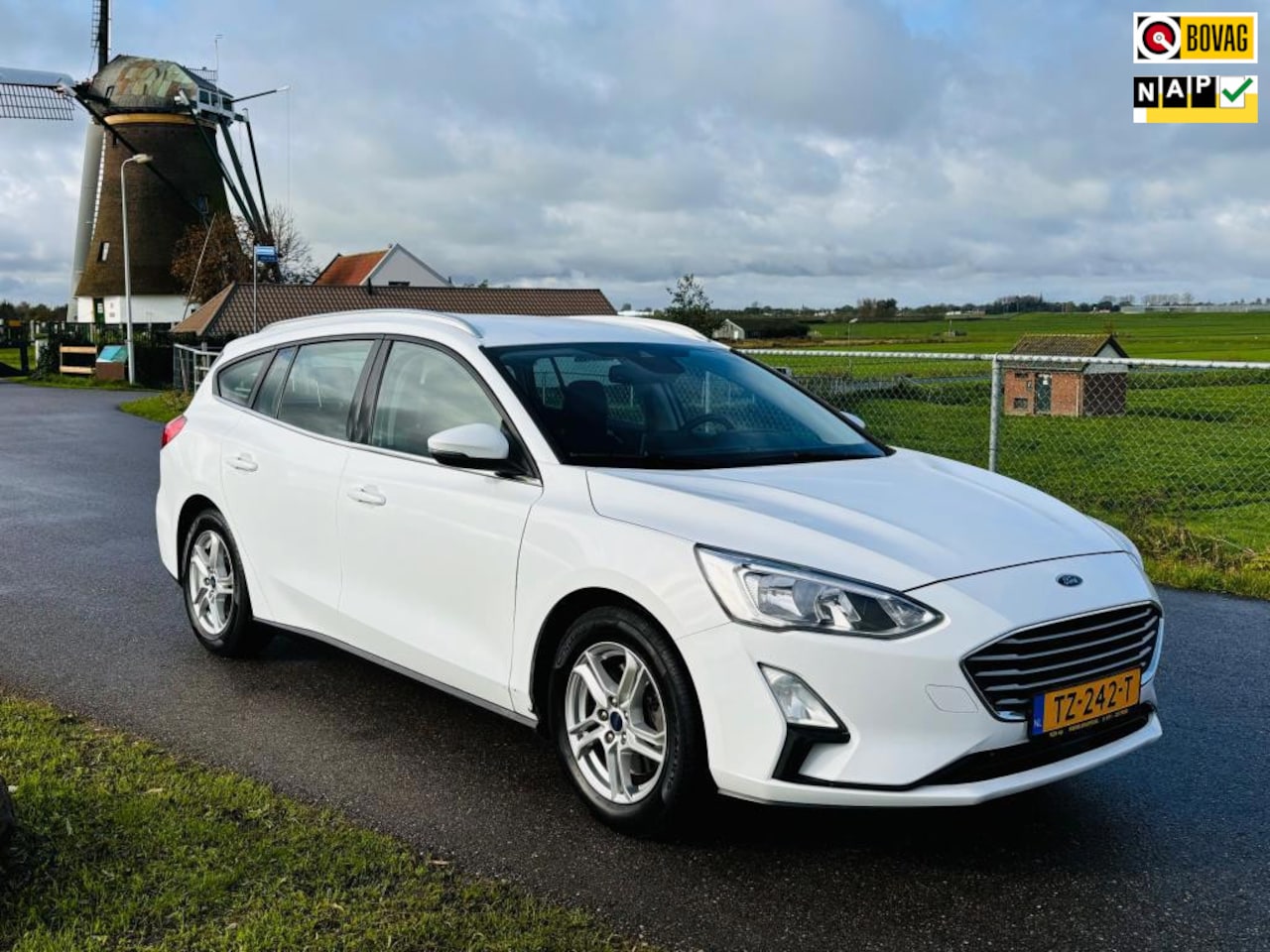 Ford Focus Wagon - 1.0 EcoBoost Trend Edition Business|EERSTE EIGENAAR|TREKHAAK|DEALER ONDERHOUDEN - AutoWereld.nl