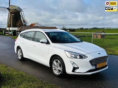Ford Focus Wagon - 1.0 EcoBoost Trend Edition Business|EERSTE EIGENAAR|TREKHAAK|DEALER ONDERHOUDEN