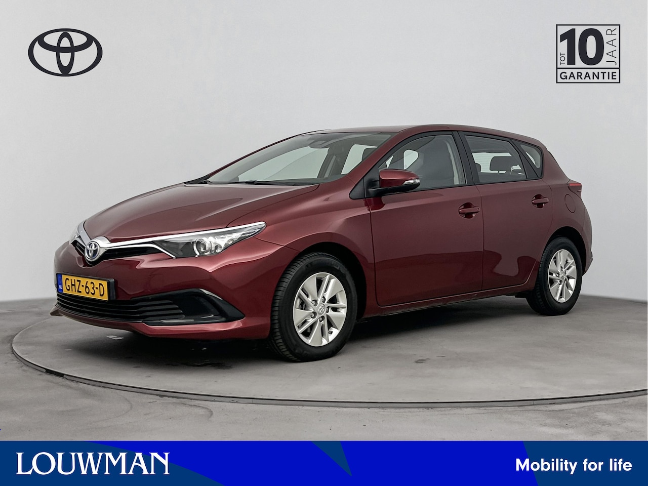 Toyota Auris - 1.8 Hybrid Now Limited | Bluetooth | Parkeersensoren achter | Regensensor |Trekhaak - AutoWereld.nl
