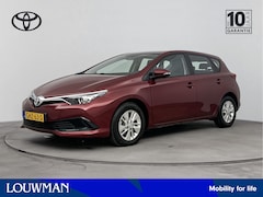 Toyota Auris - 1.8 Hybrid Now Limited | Bluetooth | Parkeersensoren achter | Regensensor |Trekhaak