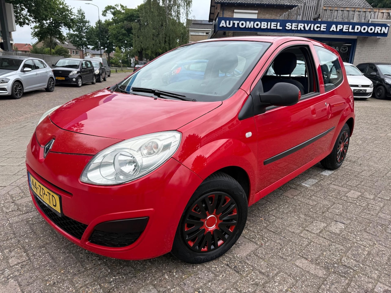 Renault Twingo - 1.2 Authentique *NW. APK*AIRCO*ELEKTR. RAMEN*STUURBEKR.* - AutoWereld.nl