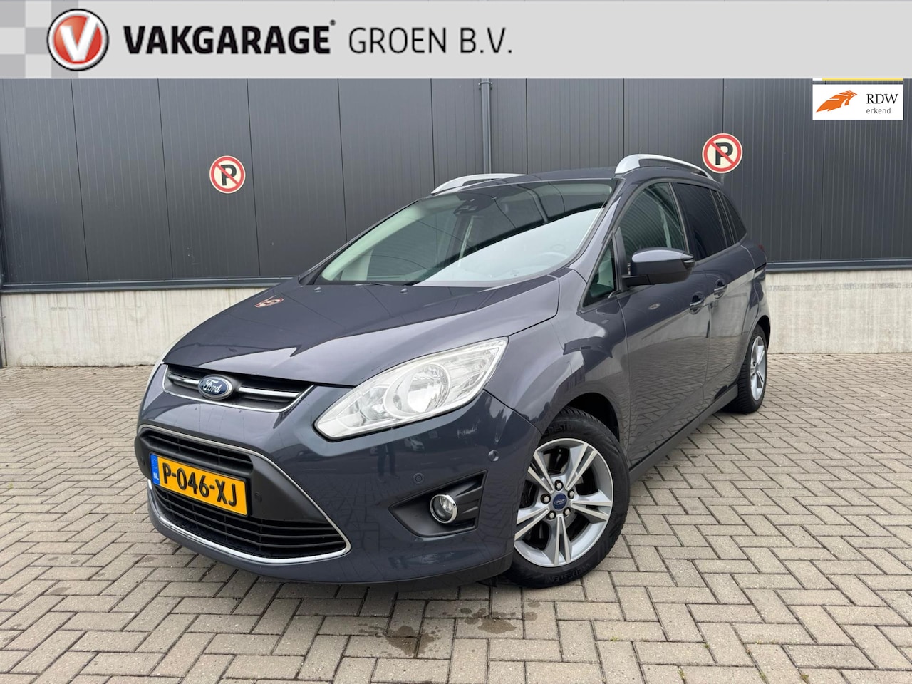 Ford Grand C-Max - 1.0 Titanium 7p. / airco / trekhaak / stoelverw. / 16" l.m. velgen ! - AutoWereld.nl