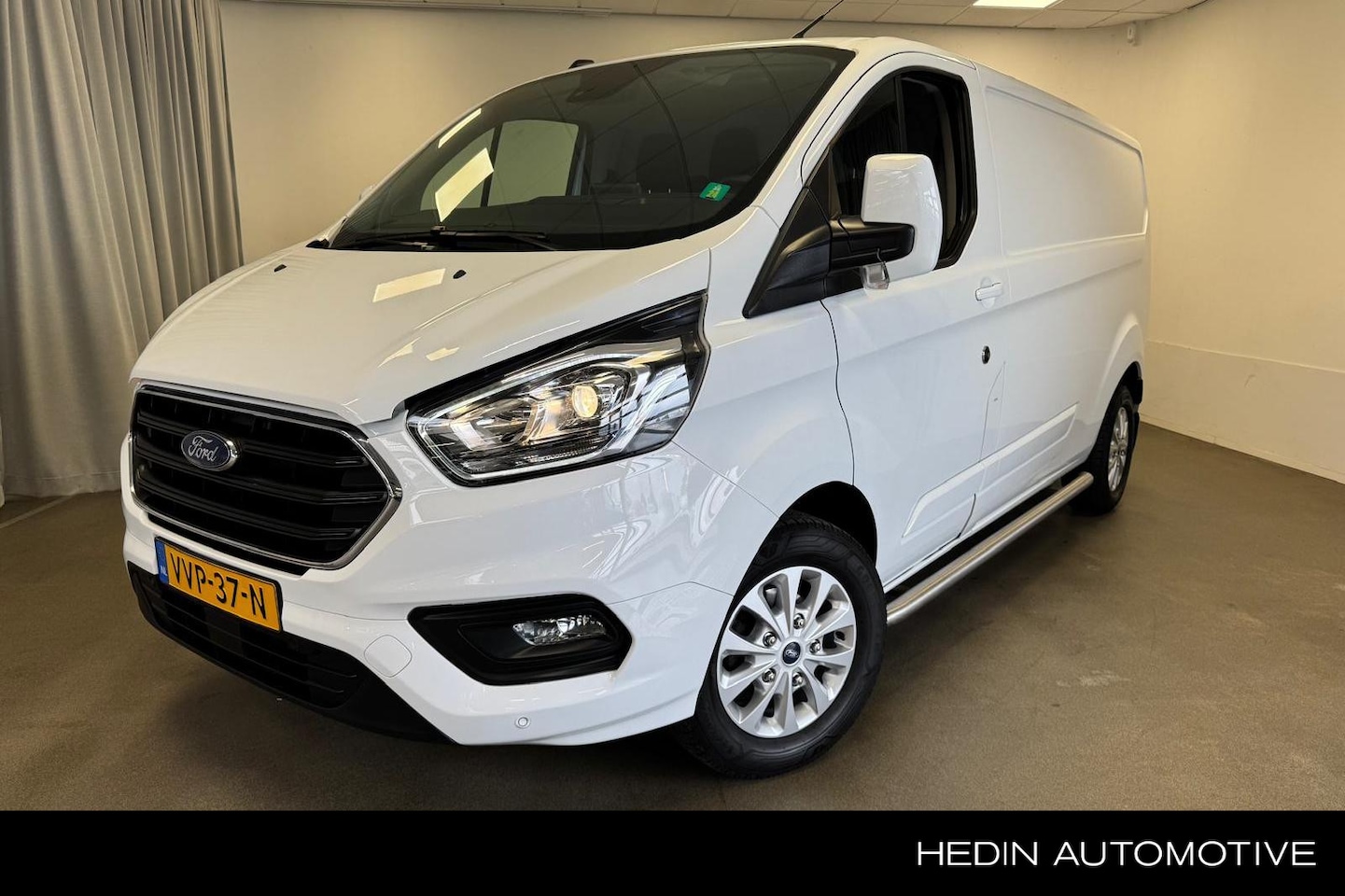 Ford Transit Custom - 300 2.0 TDCI L2H1 Limited | Navigatie | Sidebars | Trekhaak | Car Play | Airco - AutoWereld.nl