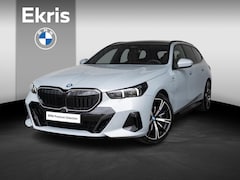 BMW 5-serie Touring - 530e | M Sportpakket Pro | Innovation Pack | Verwarmd Stuurwiel | Comfort Access | Panoram