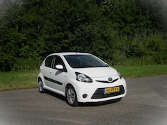 Toyota Aygo - 1.0 VVT-i Comfort . 5 deurs . Airco . Elec ramen