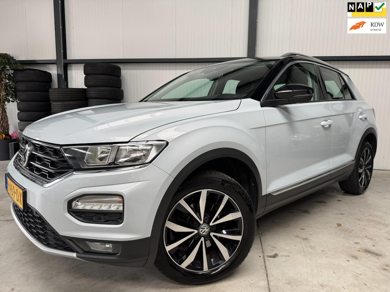 Volkswagen T-Roc - 1.5 TSI Camera Navigatie Trekhaak - AutoWereld.nl