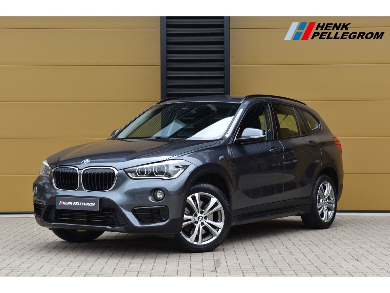 BMW X1 - xDrive20i High Executive * Sportline * Trekhaak * Head-up * Sportstoelen * - AutoWereld.nl
