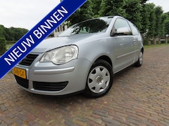Volkswagen Polo - 1.2-12V Trendline Airco Cruisecontrol Stoelverwarming Stuurbekrachtiging Pdc