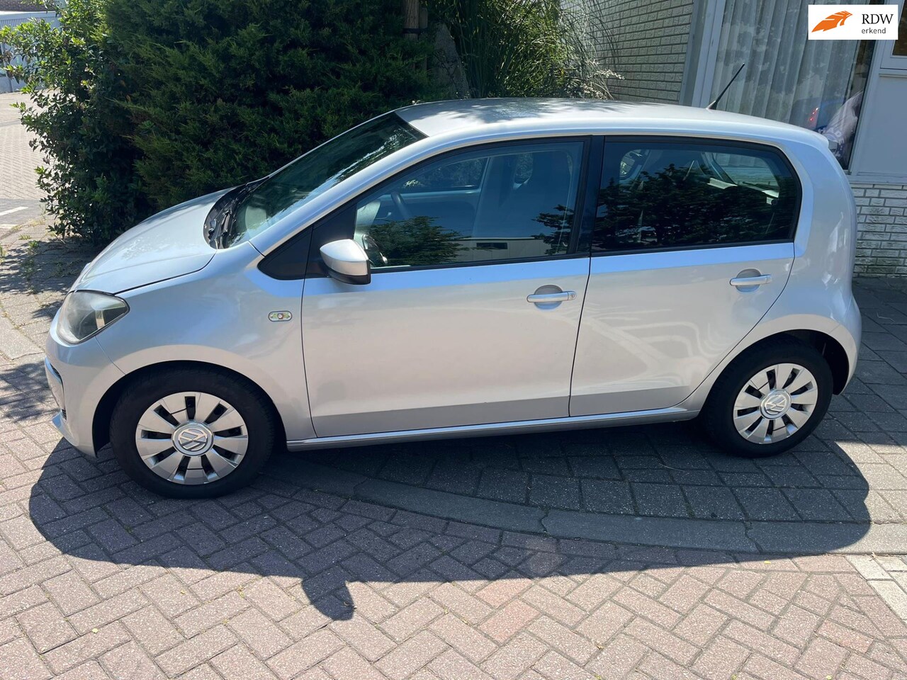 Volkswagen Up! - 1.0 move up! BlueMotion AUTOMAAT - AutoWereld.nl