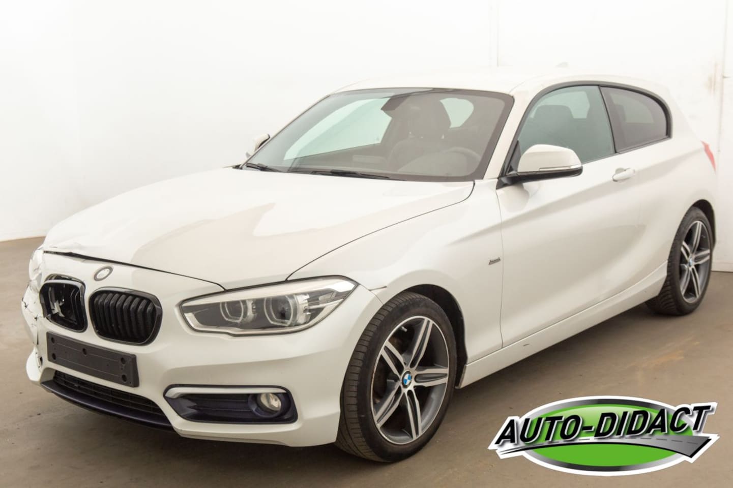 BMW 1-serie - 116D Leer - AutoWereld.nl