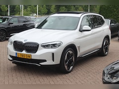 BMW iX3 - High Executive 80 kWh / Trekhaak / Panoramadak / 360Camera / Head-up / 20'' / Leder / Harm