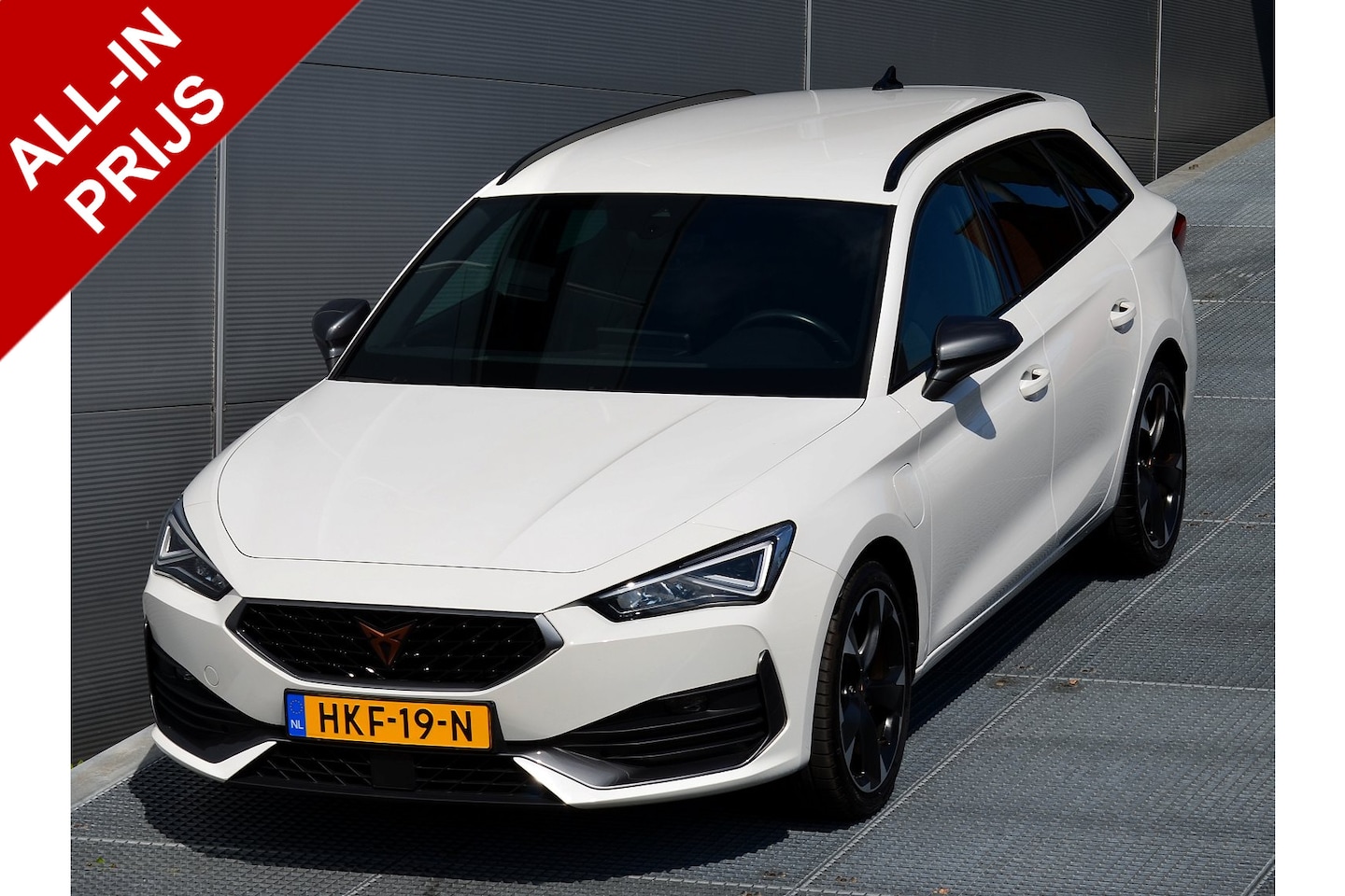 CUPRA Leon Sportstourer - 1.4 E-HYBRID BUSINESS PLUG IN HYBRID | SPORT STOELEN | STOEL + STUURVERWARMING | ALL IN RI - AutoWereld.nl
