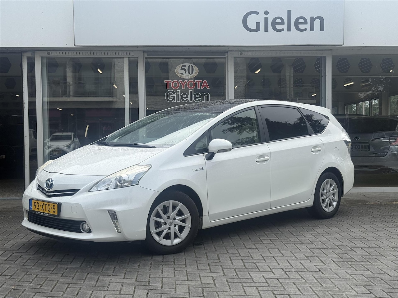 Toyota Prius Wagon - 1.8 Full Hybrid Aspiration | Navigatie, Panoramadak, Head up display, Keyless, Parkeercame - AutoWereld.nl