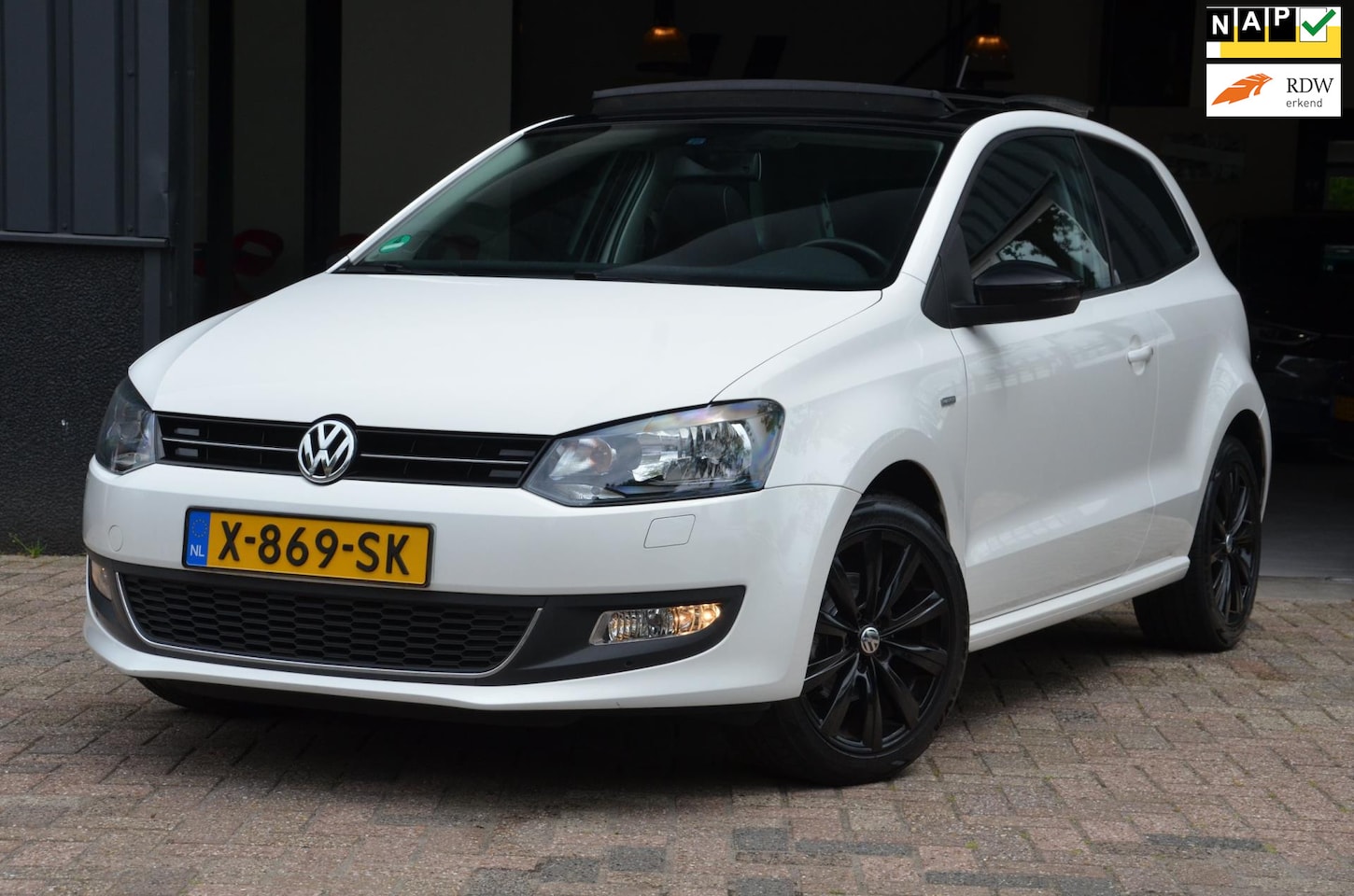 Volkswagen Polo - 1.4-16V Comfortline Pano|Carplay|Stoelverw. - AutoWereld.nl