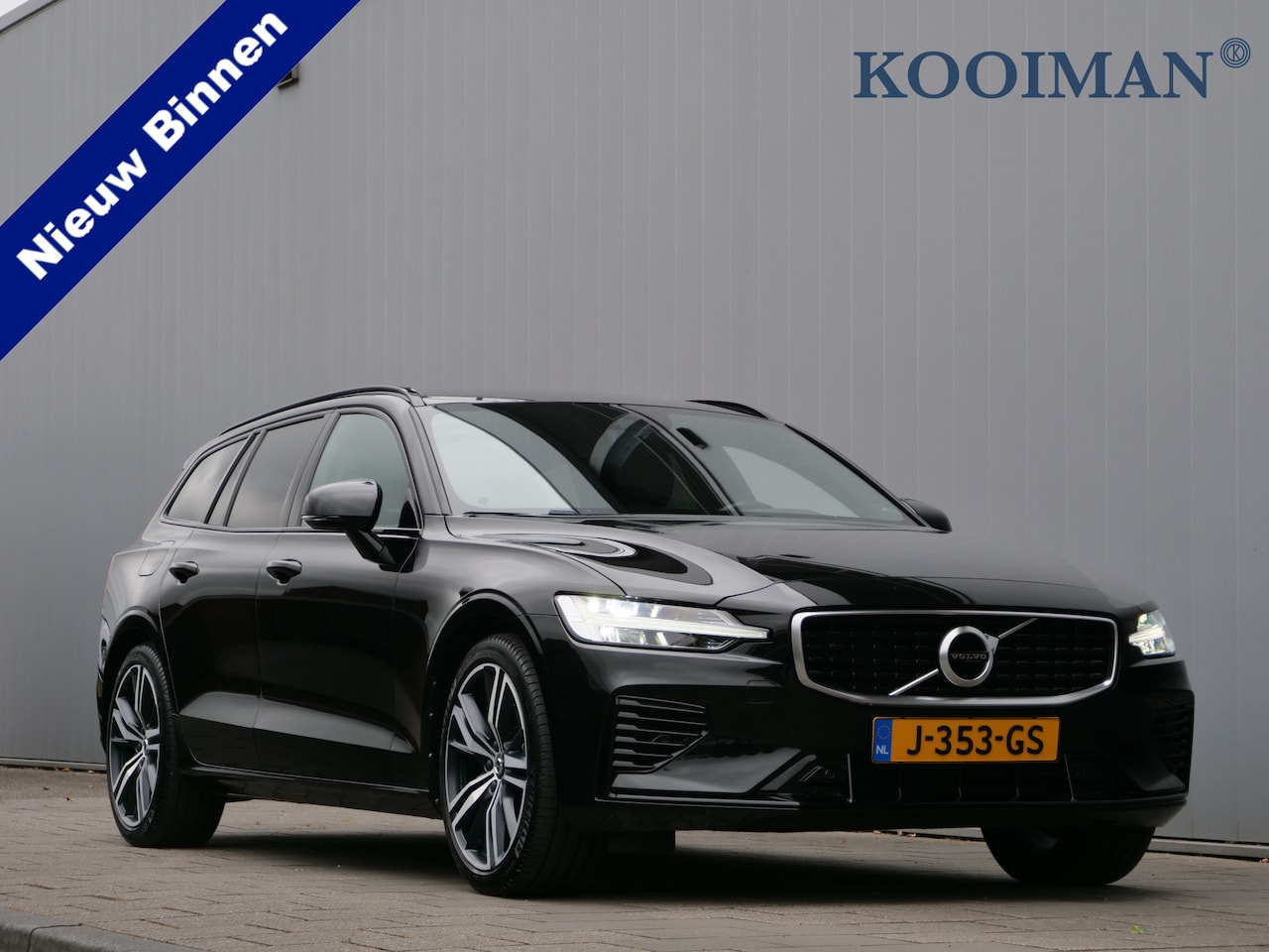 Volvo V60 - 2.0 T6 340pk Twin Engine AWD R-Design Automaat Harman Kardon / Adaptive Cruise / 19 inch - AutoWereld.nl