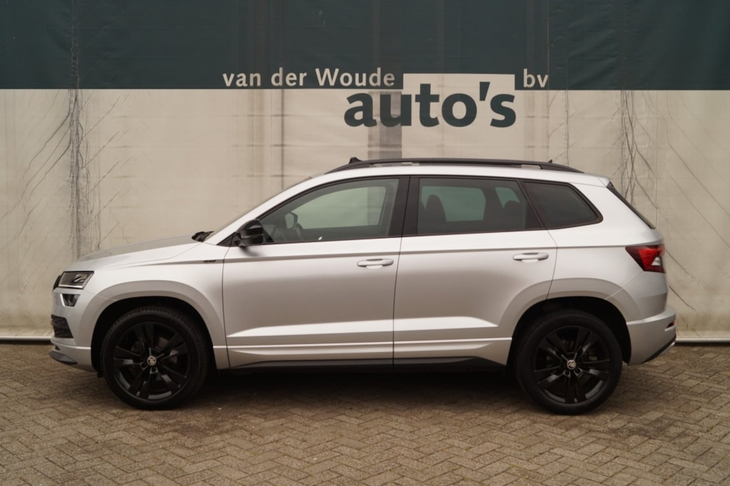 Skoda Karoq - 1.5 TSI 150pk DSG Sportline -PANO-LED-ECC-TREKHAAK- - AutoWereld.nl