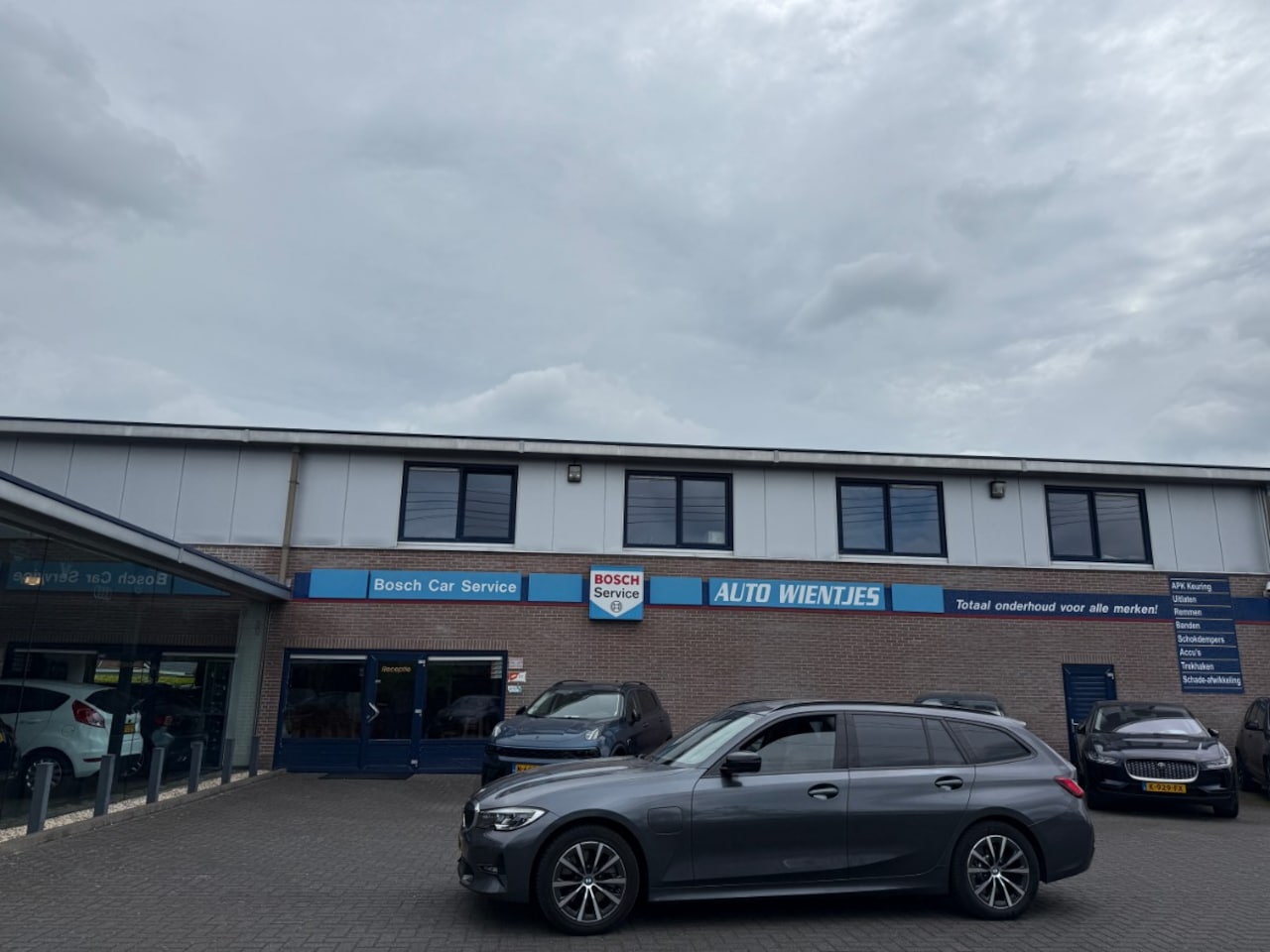 BMW 3-serie Touring - 320e Aut | High Executive | Leer | Navi | Virtual - AutoWereld.nl