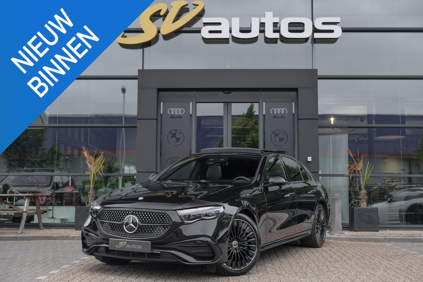 Mercedes-Benz E-klasse - E300e AMG 313pk Hybrid Panoramadak Hyperscreen Burmester 4D Night pakket NLauto NIEUW NIEU - AutoWereld.nl