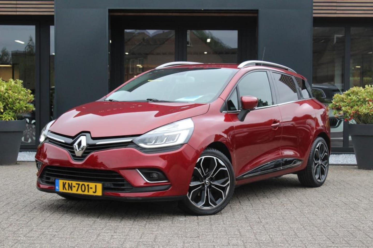 Renault Clio Estate - TCe 120 Intens Automaat-Ecc-Navi-Half Leder - AutoWereld.nl