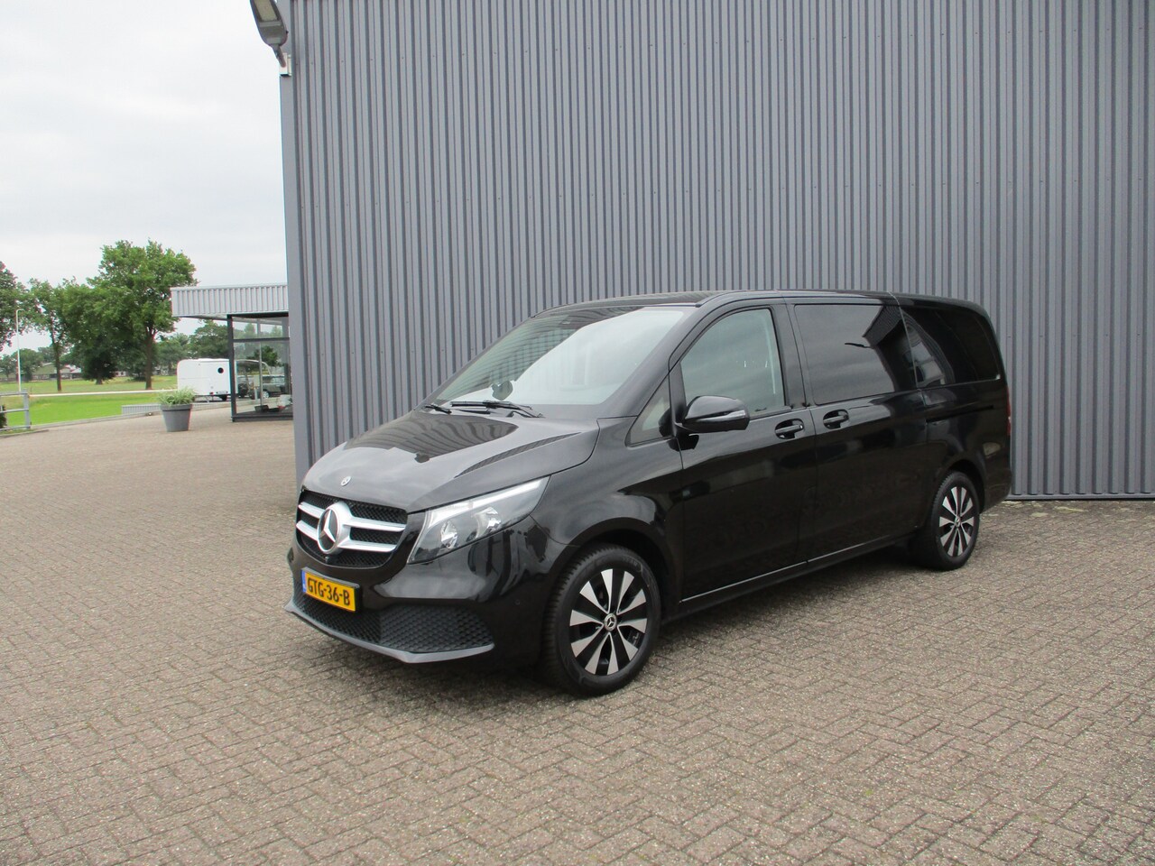 Mercedes-Benz V-klasse - Lang Personenbus Navi Camera Trekhaak - AutoWereld.nl
