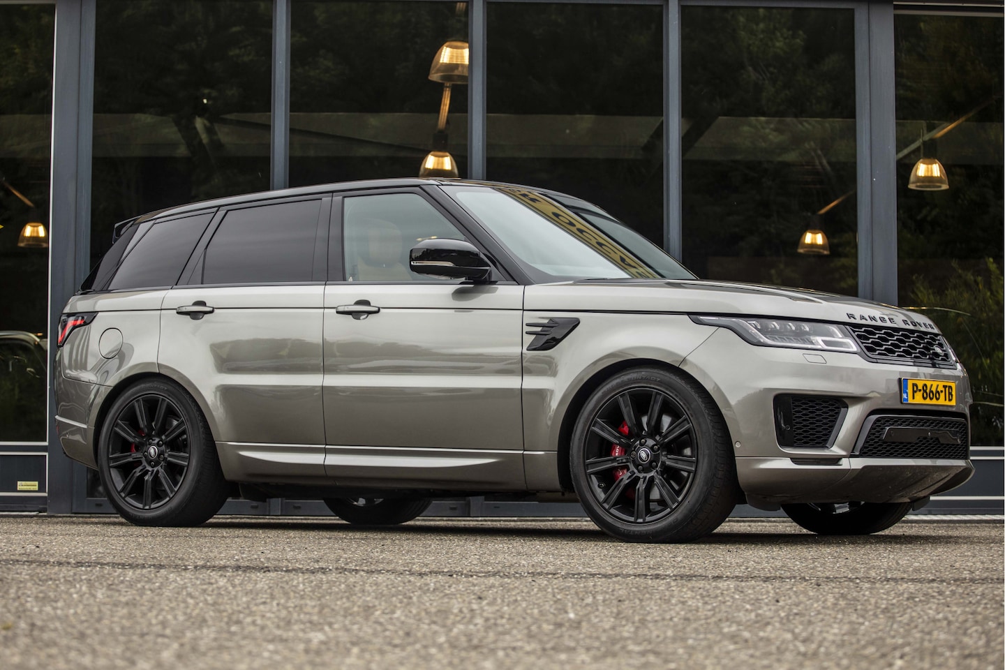 Land Rover Range Rover Sport - 2.0 P400e Autobiography Dynamic 2.0 P400e Autobiography Dynamic - AutoWereld.nl
