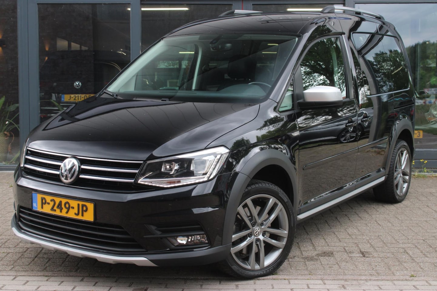 Volkswagen Caddy - 1.4 TSI Alltrack | Automaat | Stoelverwarming | Telefoonvoorbereiding | Trekhaak 1500kg | - AutoWereld.nl