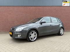 Hyundai i30 - 1.6i Dynamic Automaat / Nap / Airco / Cruise control