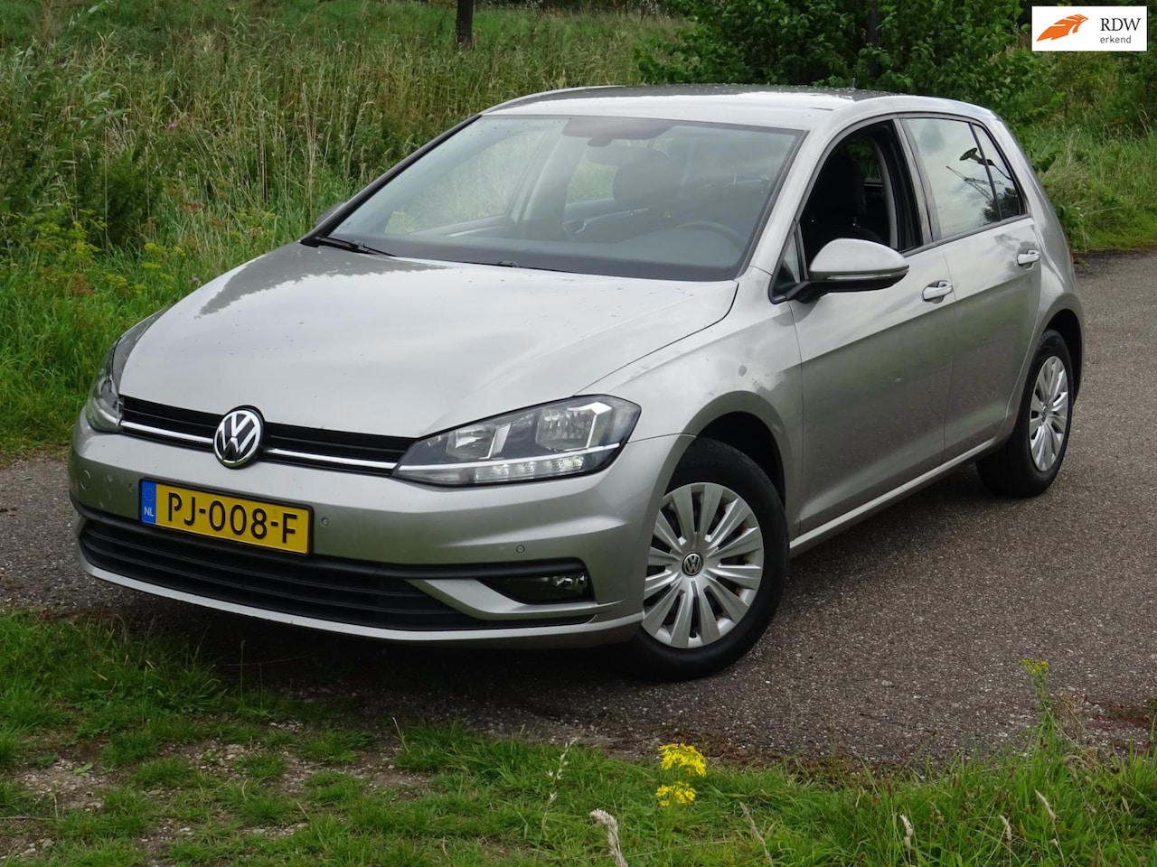 Volkswagen Golf - 1.0 TSI Trendline 5DR NAP/CLIMA/CARPLAY/PDC - AutoWereld.nl