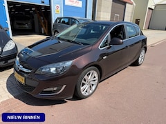 Opel Astra - 1.4 Turbo Sport Automaat 2013 Navigatie NAP Leuke uitvoering met alle boekjes
