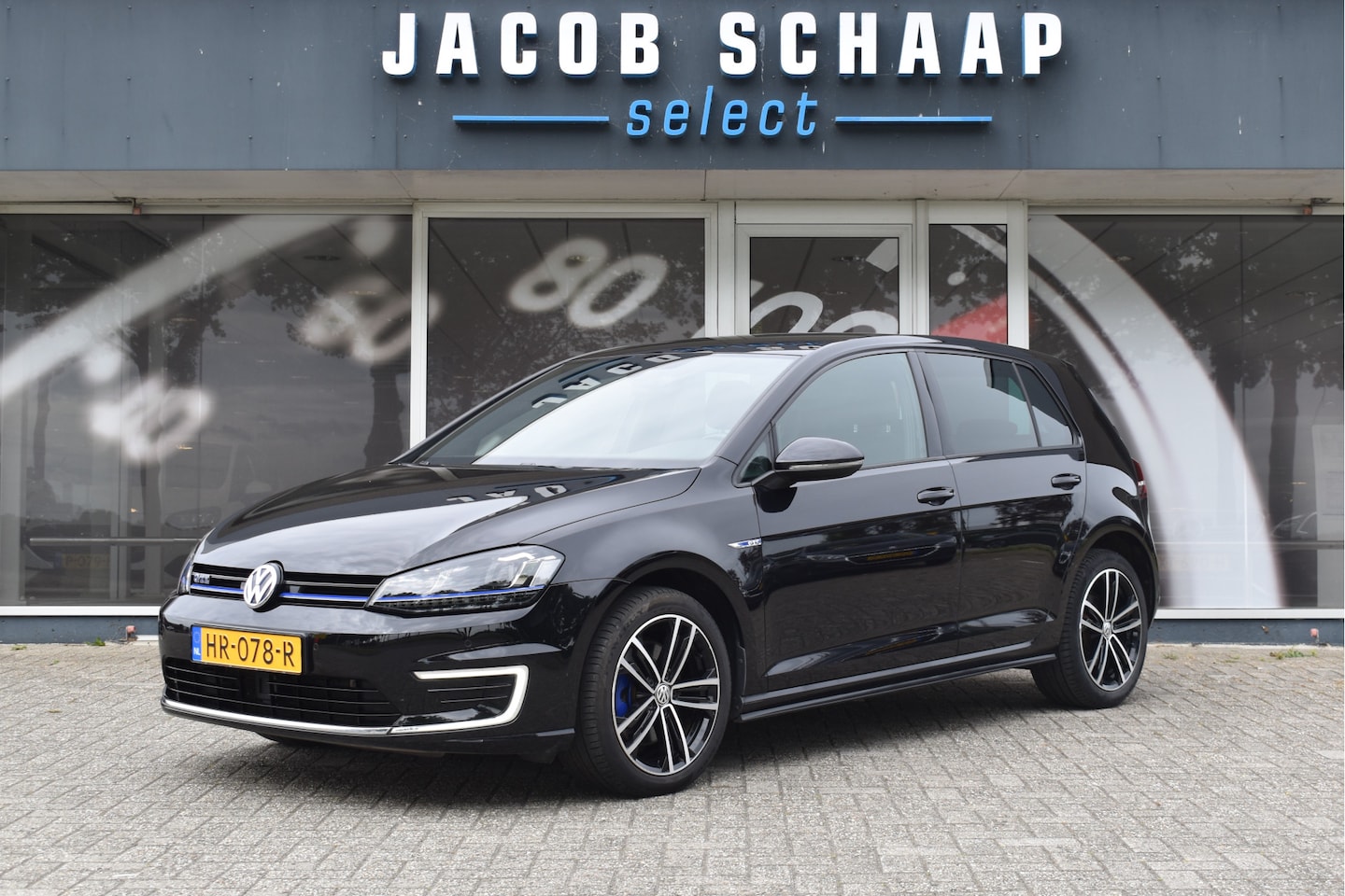 Volkswagen Golf - 1.4 TSI GTE / Automaat / Parkeersensoren voor + achter / LED - AutoWereld.nl