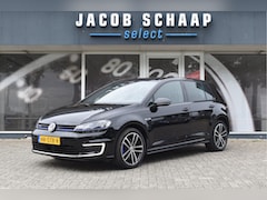 Volkswagen Golf - 1.4 TSI GTE / Automaat / 17 inch / Cruise / Parkeersensoren voor + achter / LED